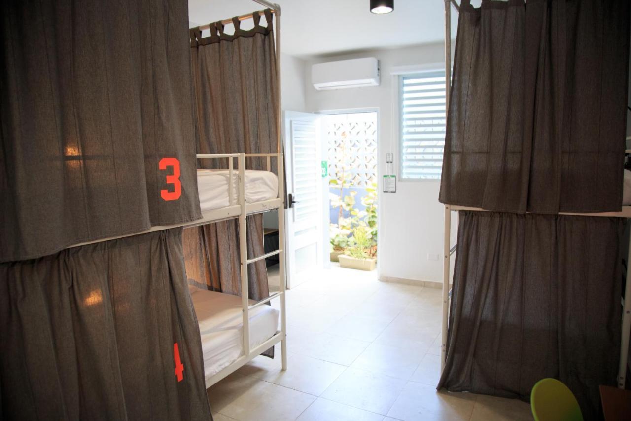 סן חואן Nomada Beach Hostel- Isla Verde מראה חיצוני תמונה