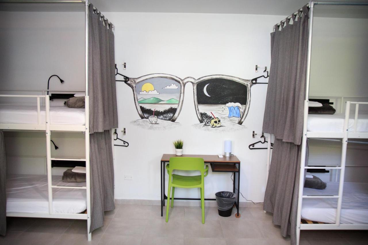 סן חואן Nomada Beach Hostel- Isla Verde מראה חיצוני תמונה